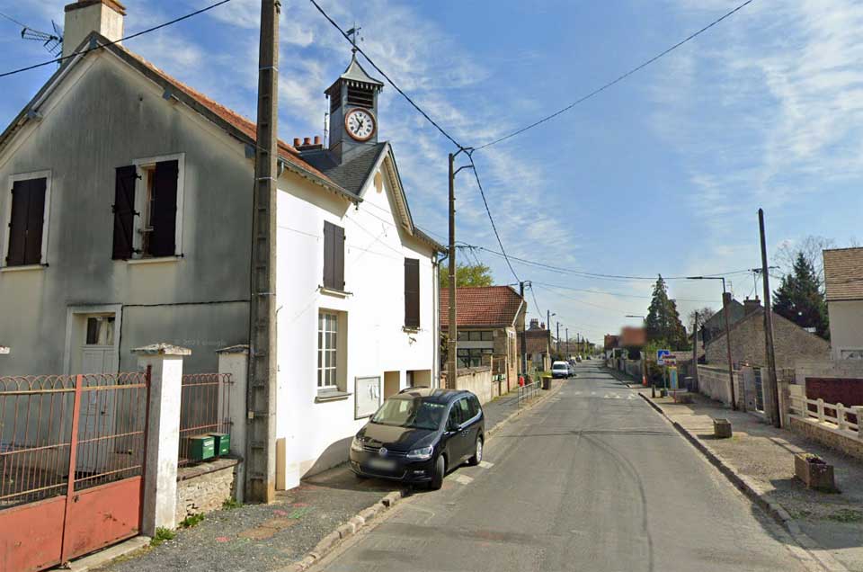 école de Favières - La Route