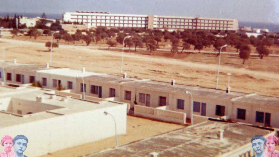 Monastir, vue depuis l'appartement sur les maisonnettes et le lycée