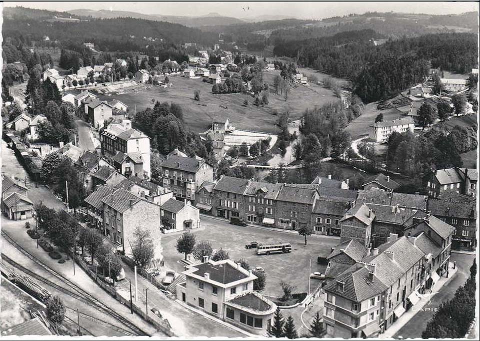 Le Chambon-sur-Lignon La place du marché