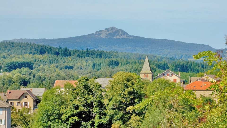 Le Chambon-sur-Lignon au fond le Lizieux