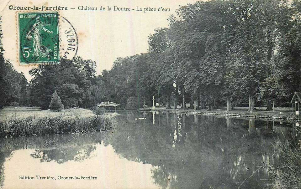 0zouer-la-Ferrière Château de la Doutre La pièce d'eau