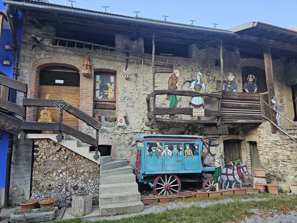 A Vernante les fresques de Pinocchio