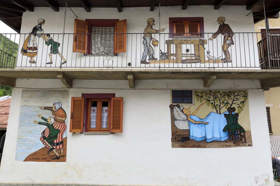 A Vernante les fresques de Pinocchio