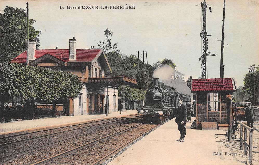 Carte postale crite par un soldat arrivant  la gare d'Ozoir-la-Ferrire en 1915