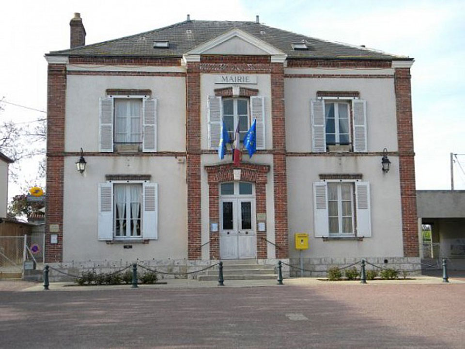 La Mairie L'école d'Everly