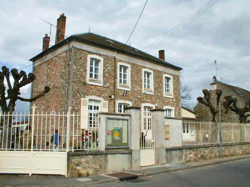 La Mairie et l'Ecole d'Armentières-en-Brie