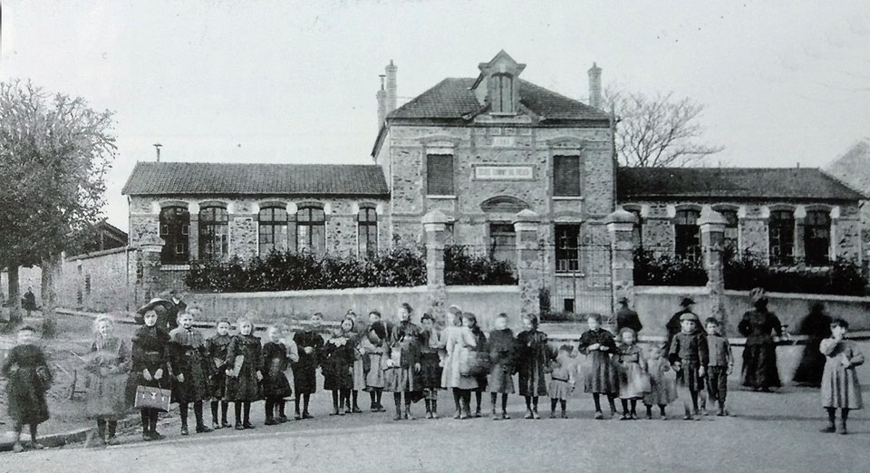 L'école de filles de Chaumes-en-Brie vers 1907