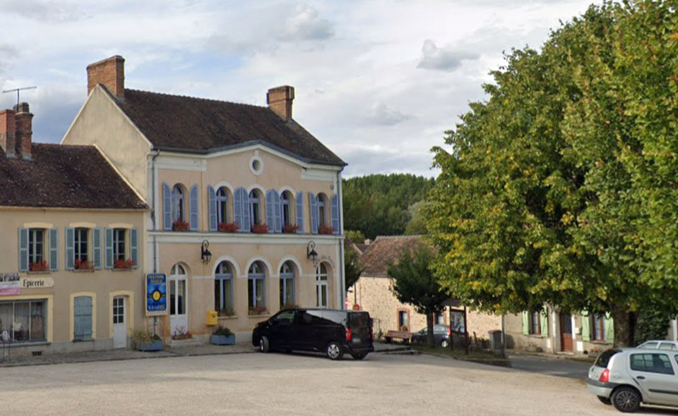 La mairie et l'école de Flagy