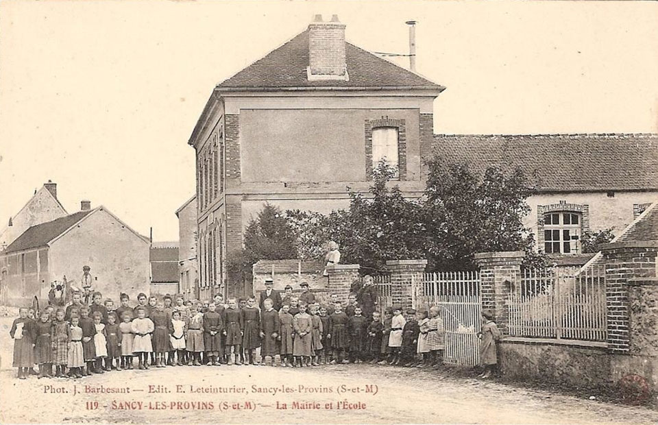 La Mairie et l'Ecole de Sancy-lès-Provins