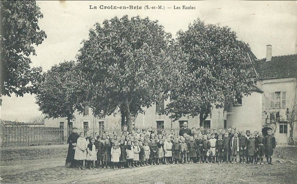 Les Ecoles de La Croix-en-Brie en 1916