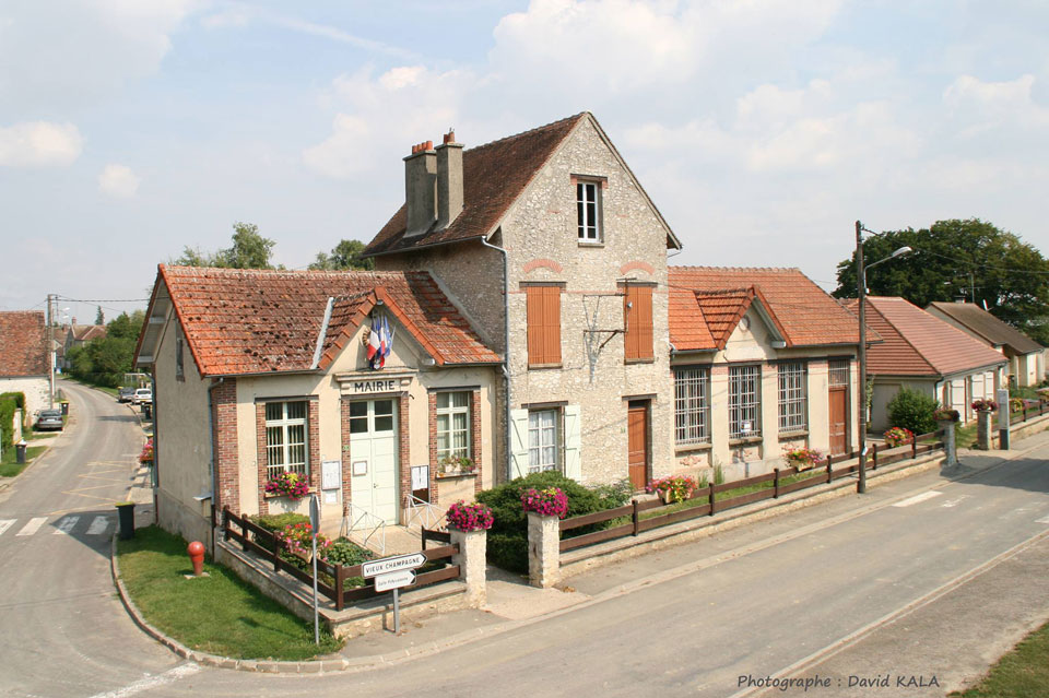 mairie-école de Châteaubleau