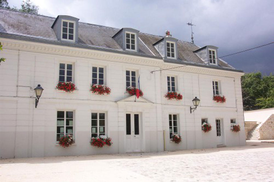 école mairie de Férolles-Attilly