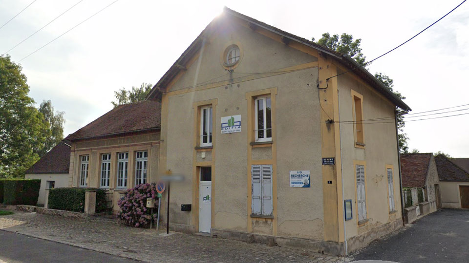 mairie-école d'Andrezel