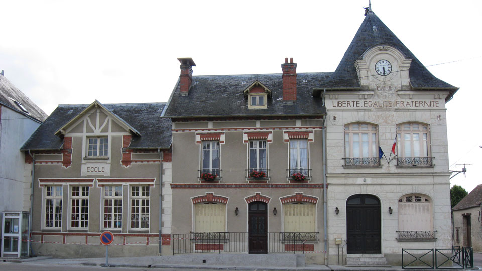 école et mairie de Chevrainvilliers