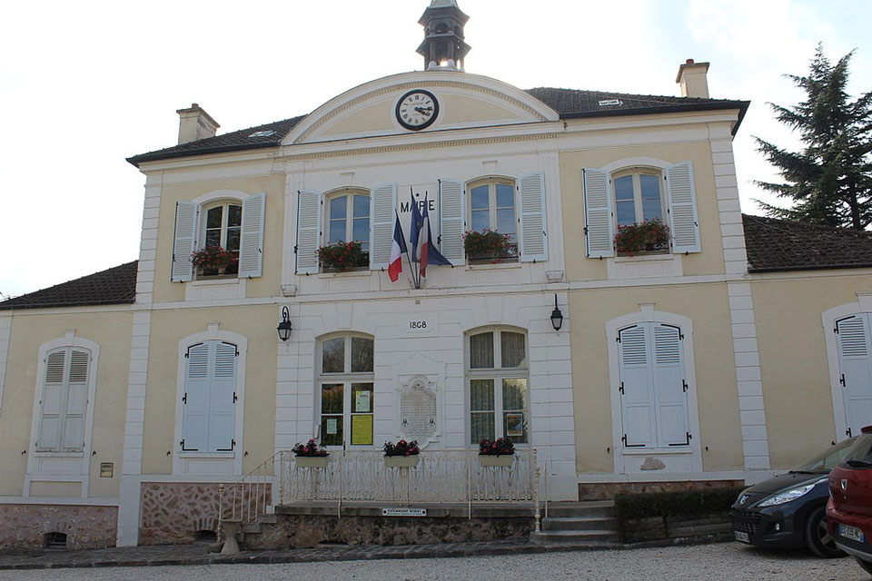 mairie-école de Gouvernes