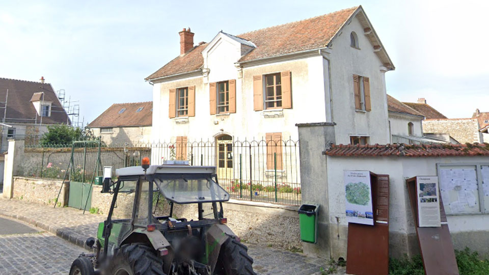 mairie et école de Champeaux