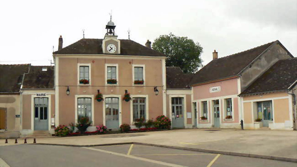 maison d'école et mairie de Savins