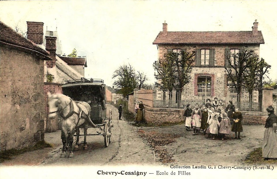 école de filles de Chevry-Cossigny en 1907