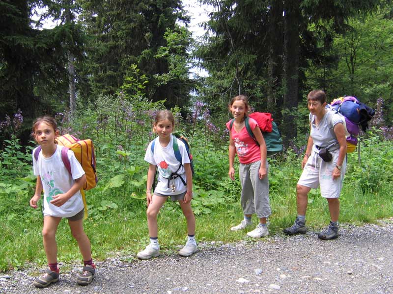 ( Elles montent au refuge du Petit Ttras ) 