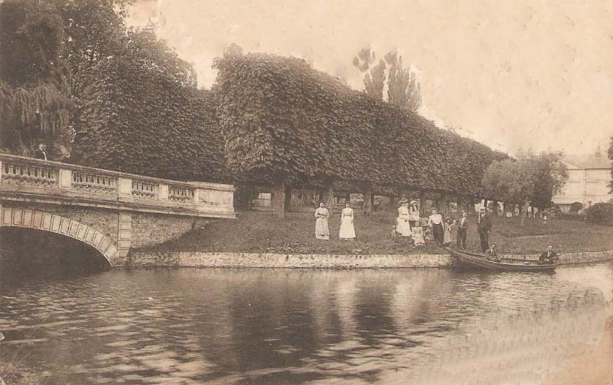 chteau de Grande Romaine  Lsigny - Frolles-Attilly - Ozoir-la-Ferrire (Seine-et-Marne) - Clos de la Vigne