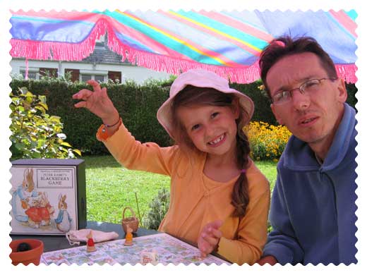 Lena et Olivier jouent au jeu des mres !