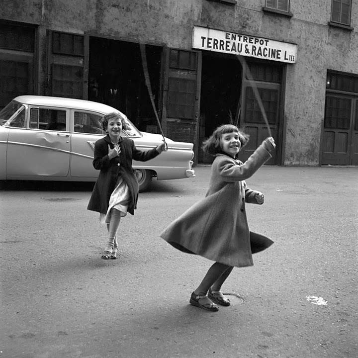 Enfants jouant - Canada