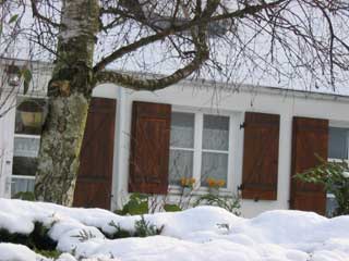 ( Neige à la fenêtre )