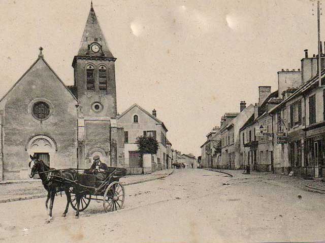 Ozoir-la-Ferrire Place de l'glise et rue de Paris