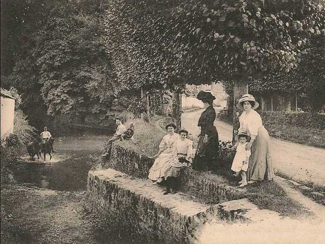 Ozoir-la-Ferrire L'Abreuvoir prs du chteau de la Doutre