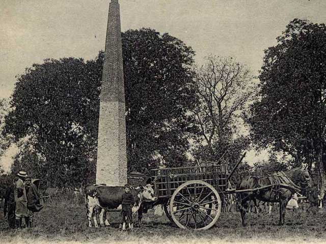 Lsigny Foire de la Monthty - La Colonne