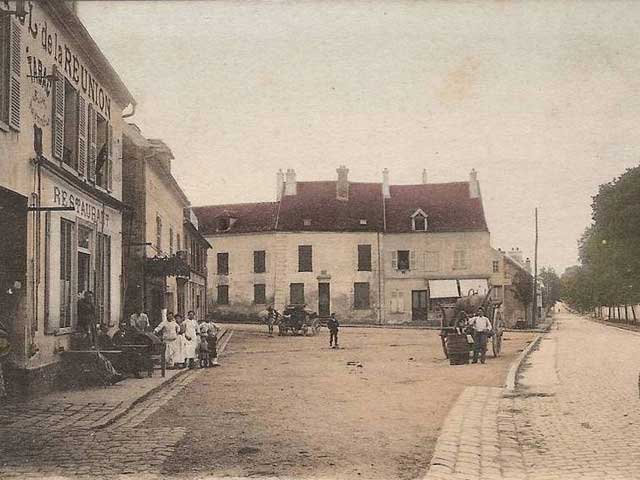 Ozoir-la-Ferrire Place des Cyclistes -Htel de la Runion