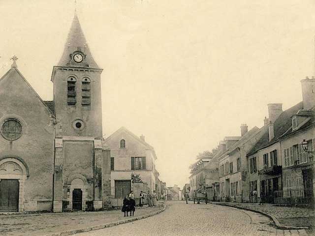 Ozoir-la-Ferrire glise et route de Paris - 1906