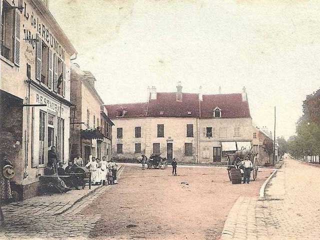 Ozoir-la-Ferrire Place des Cyclistes - Htel de la Runion