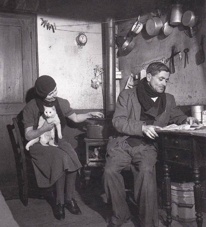 Petit appartement parisien en 1946