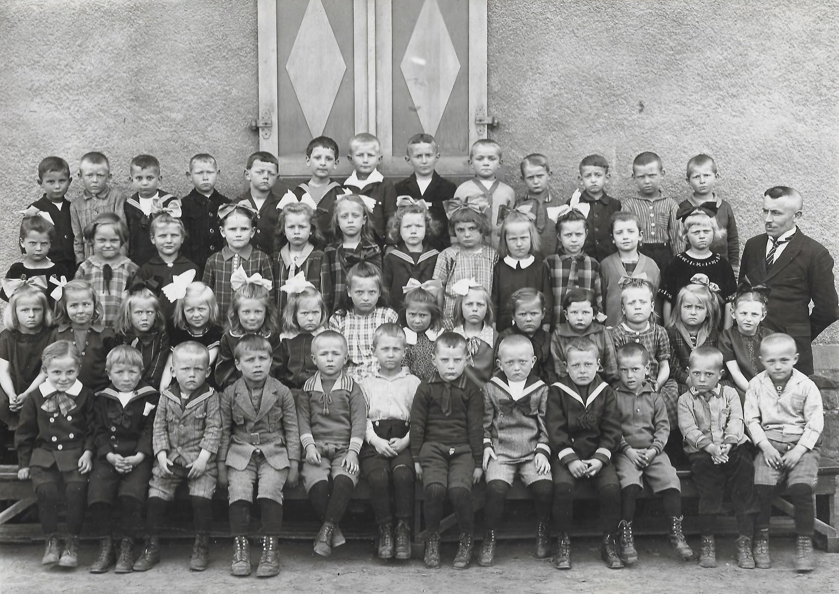 Classe à ? en 1920 - 51 élèves