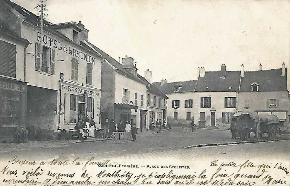 0zoir-la-Ferrière Place des Cyclistes en 1903