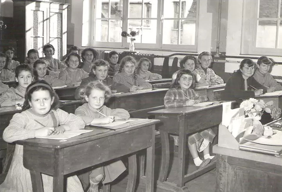 école de Jouy-sur-Morin en classe en 1959