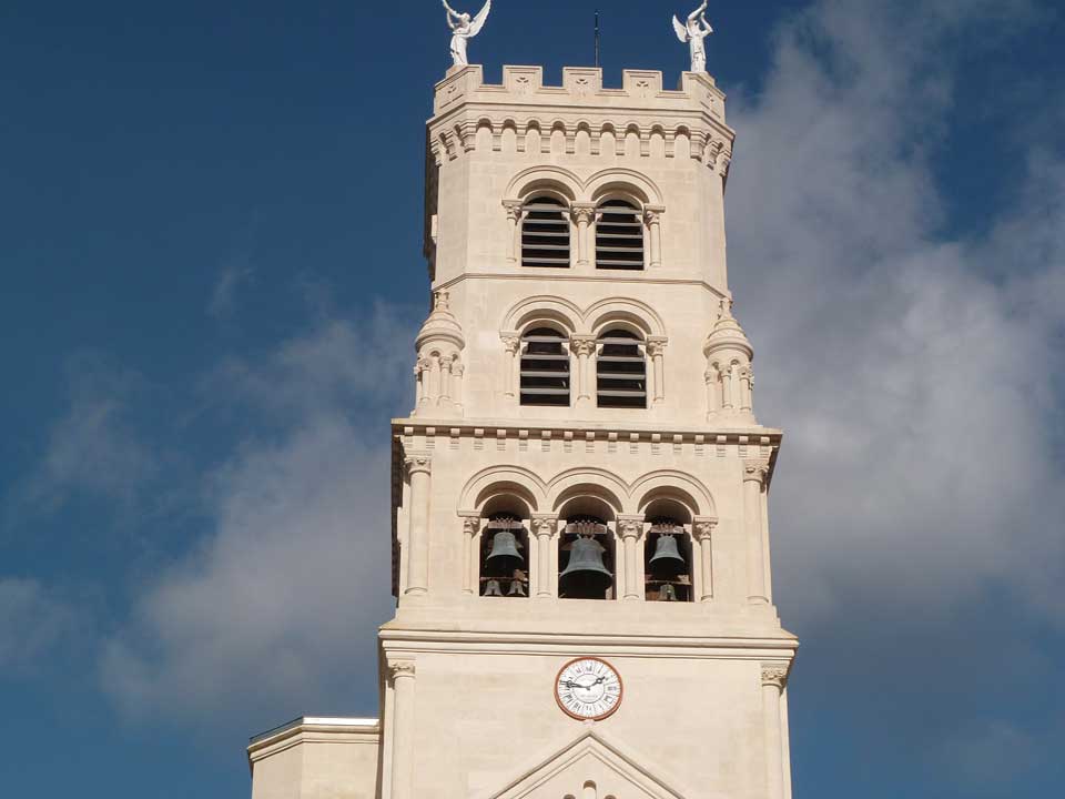 Le carillon de la basilique Notre-Dame à Buglose (Saint-Vincent-de-Paul - Landes)