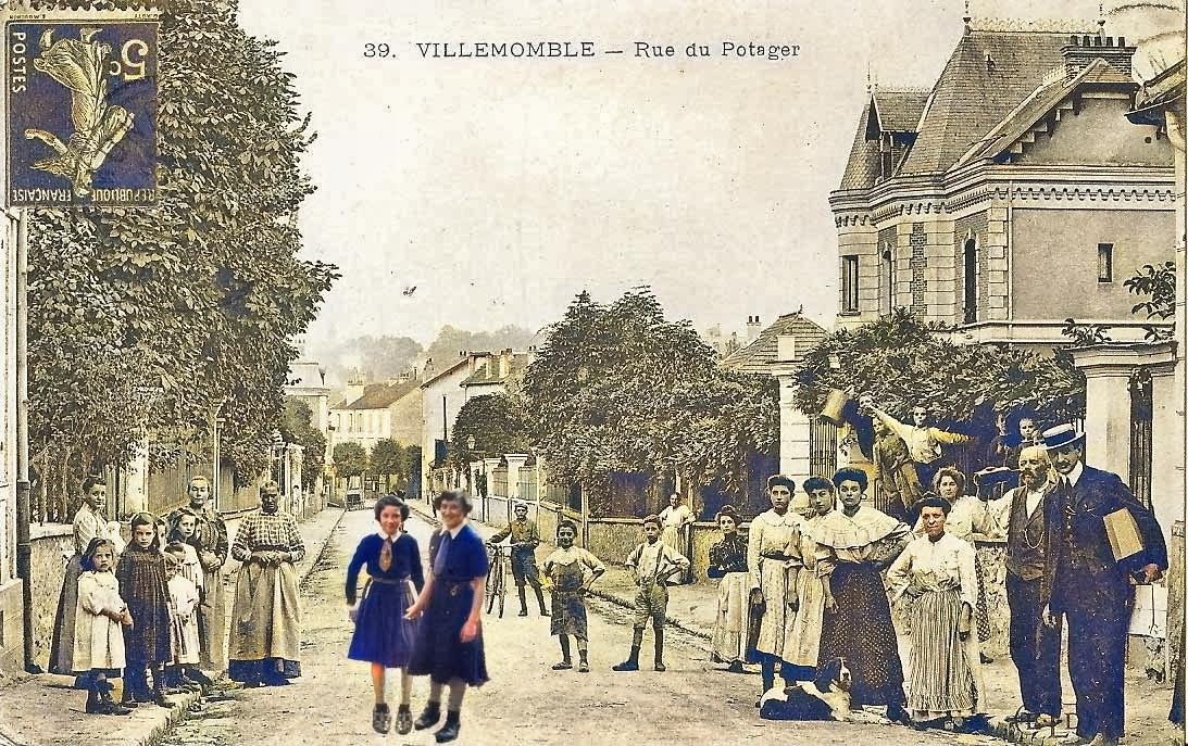 Fernande et Jeanine au milieu de la rue du Potager - colorise